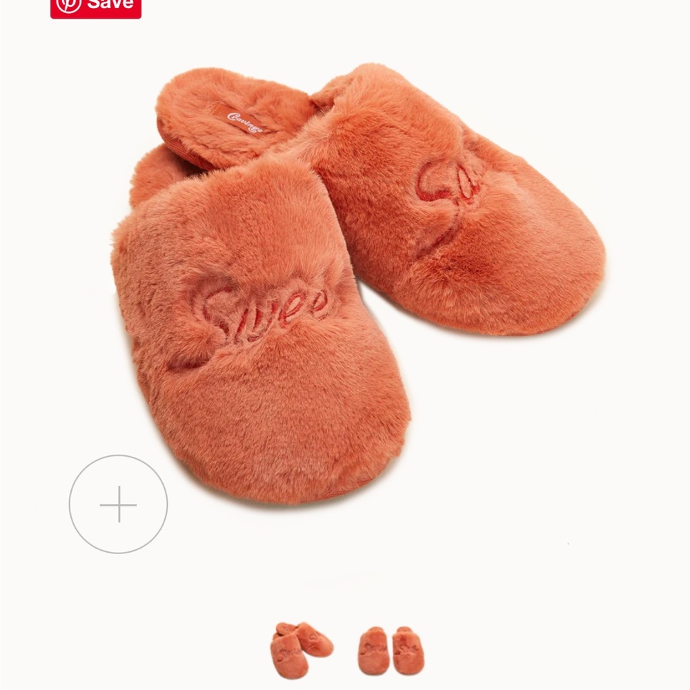 NWT Chrissy Tiegen Perfect Pairings Slippers size S